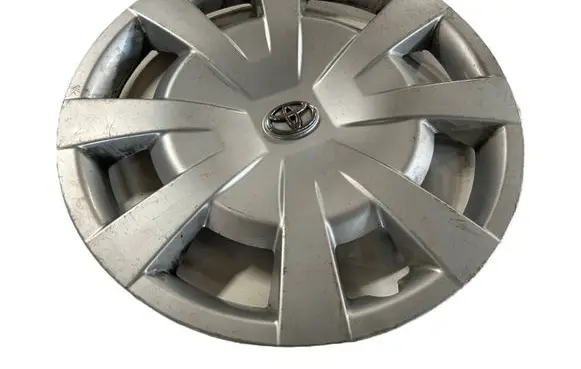 Toyota Corolla Verso AR10 R16 wheel hub/cap/trim 4260205140 4260205120