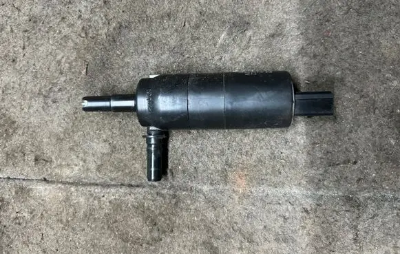 BMW 1 F20 F21 Headlight washer pump 7217792