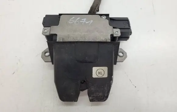Volvo V50 Tailgate exterior lock