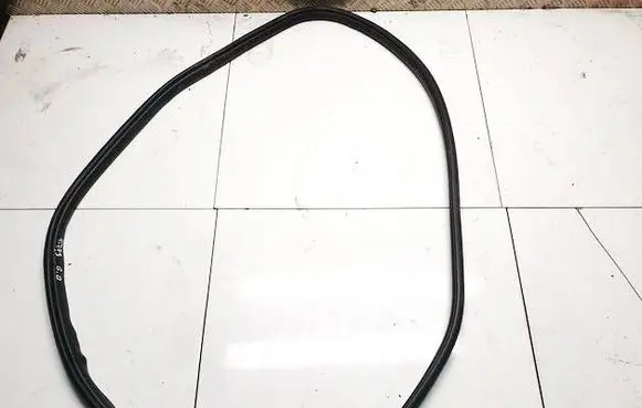 Mazda CX-30 Rubber seal rear door 