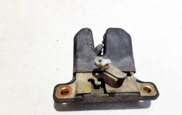 Audi A4 S4 B5 8D Tailgate/trunk/boot lock/catch/latch 8d5827505