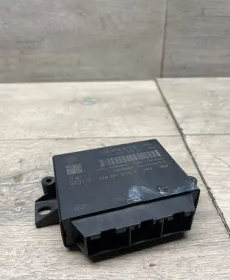 Volkswagen Touran II Parking PDC control unit/module 3AA919475D