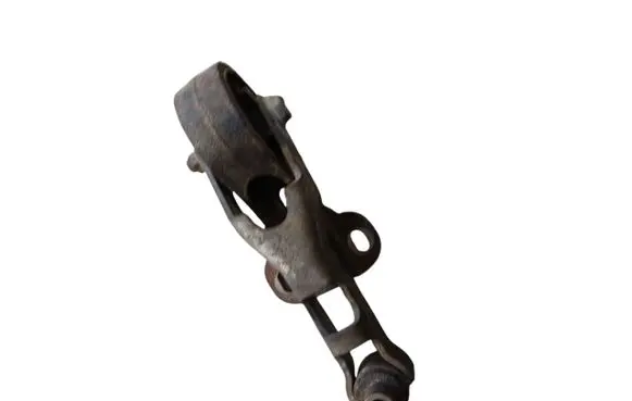 Engine mounting bracket