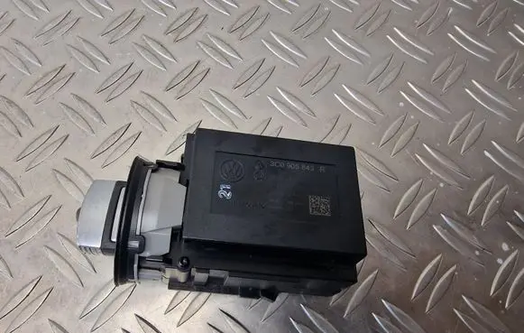 Volkswagen PASSAT B6 Ignition lock 3C0905843R
