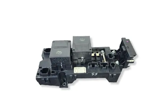 Lexus GS 300 350 430 450H Relay mounting block G382030010A 8B270178 9391