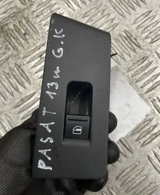 Volkswagen PASSAT B7 Electric window control switch