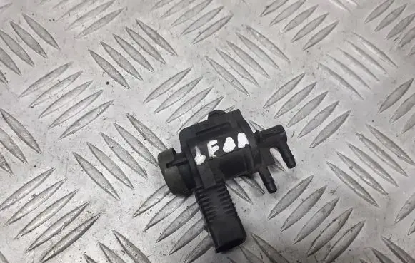 Seat Leon (1M) Valve vacuum 1J0906283C