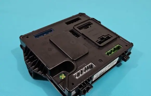 Renault Scenic III - Grand scenic III Central body control module 284B12059R IMPRK1395234