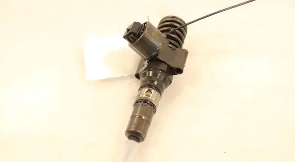 Audi A4 S4 B7 8E 8H Fuel injector 