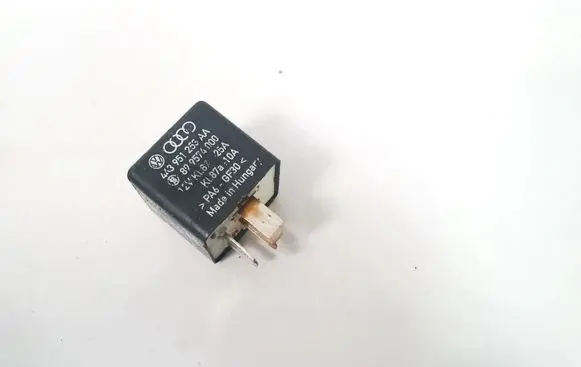 Volkswagen PASSAT B5 Other relay 443951253 899574000