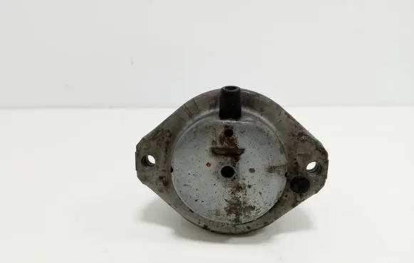 BMW 5 E60 E61 Engine mount bracket