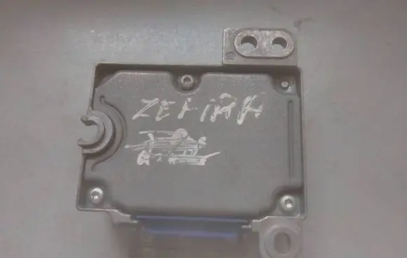 Opel Zafira A Airbag control unit/module 09229303 BGS0538420Y 330518650