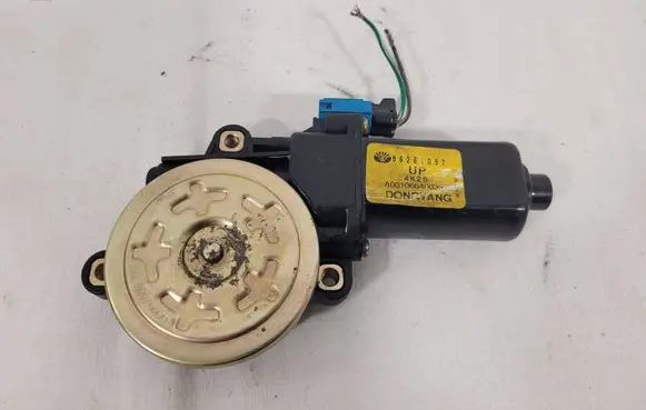 Chevrolet Tacuma Front door window regulator motor 96261057 4K26 A0010664003