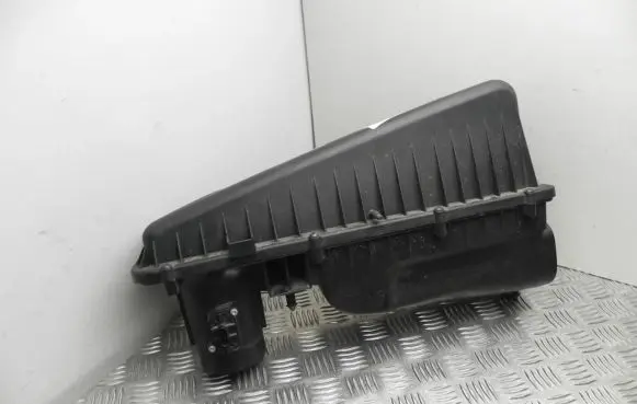 BMW X5 F15 Air filter box 8603092 VD14119