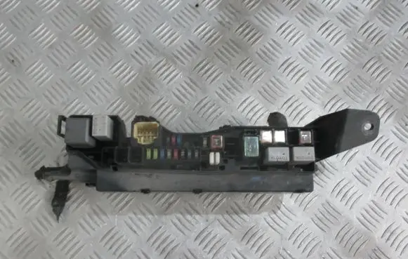 Toyota Corolla Verso AR10 Fuse box set