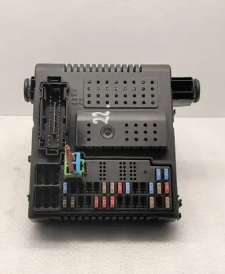 Volvo V70 Fuse module 30765149 28024622 05W404