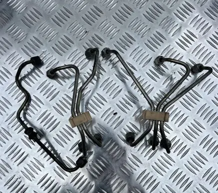 Volvo V70 Fuel injector supply line/pipe 