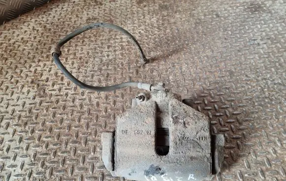 Volkswagen Touran I Front brake caliper