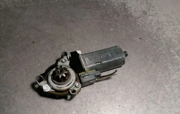 Mercedes-Benz R W251 Seat adjustment motor 0390203001