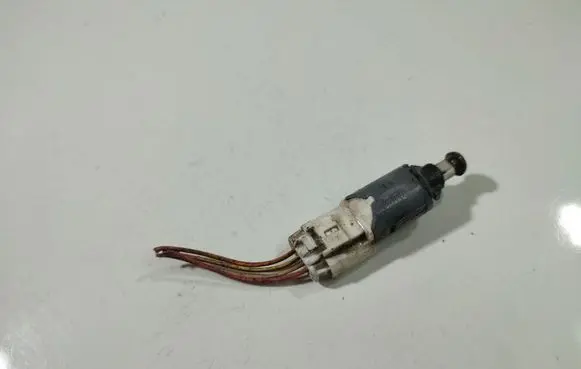 Renault Scenic II - Grand scenic II Brake pedal sensor switch 8200168238B