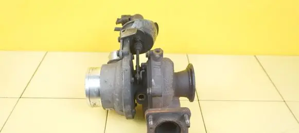 Volvo V60 Turbo 31331331 D5204T3