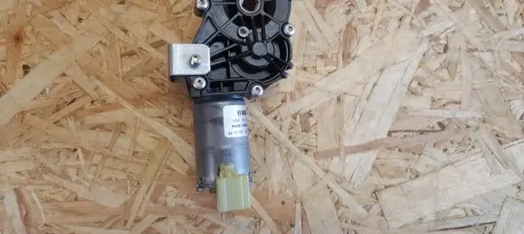 BMW 5 E60 E61 Seat adjustment motor 0390204007