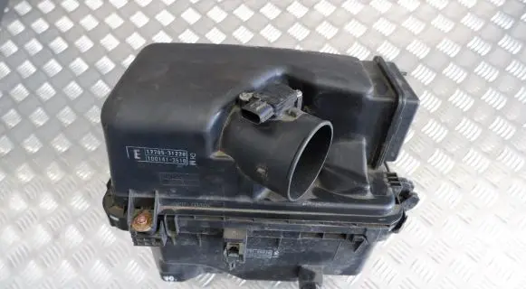 Lexus RX 330 - 350 - 400H Air filter box 1770031680 1770031681