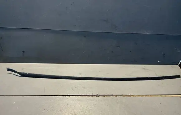 Volkswagen PASSAT B5.5 Windshield trim 3B0854327C