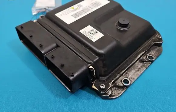 Opel Astra J Engine control unit/module ECU 55579893 IMPRK1555733