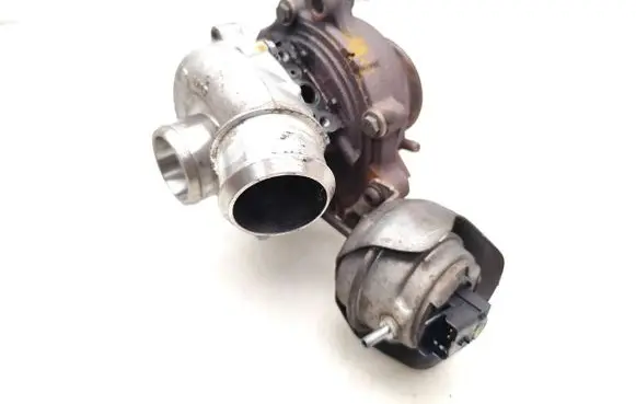 Ford Grand C-MAX Turbo 9677063780