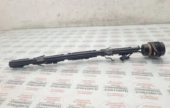 Volkswagen Touran I Fuel injector wires 038971803