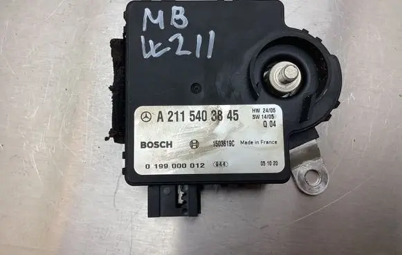 Mercedes-Benz E W211 Charging relay A2115403845 0199000012 1503619C