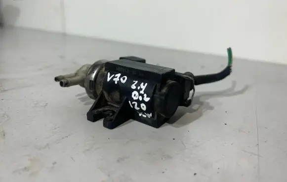Volvo V70 Turbo solenoid valve 30637251 72190329