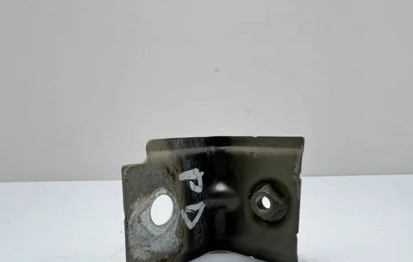 Volkswagen PASSAT B8 Fender mounting bracket 3G0809471