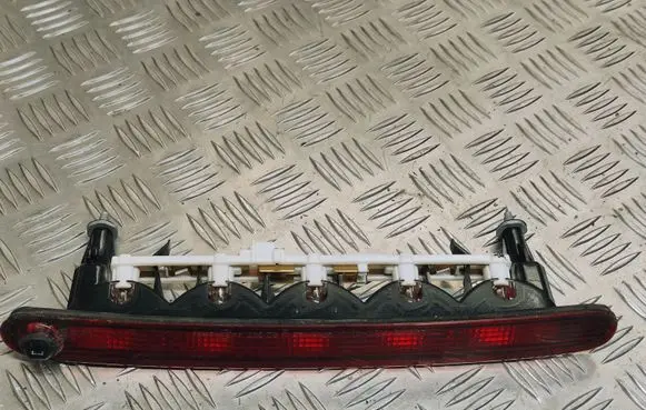 Suzuki Swift II Third/center stoplight 3581063J0