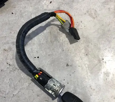 Renault Trafic II (X83) Ignition lock 