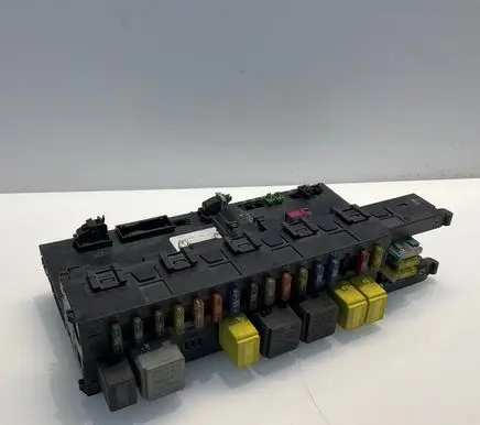 Mercedes-Benz E W211 SAM control unit 2115452101 A2115452101