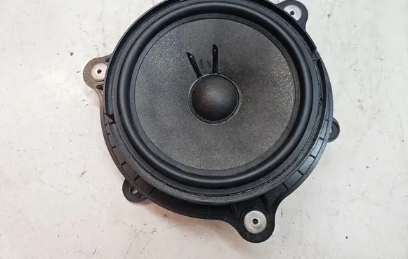 Renault Captur Front door speaker