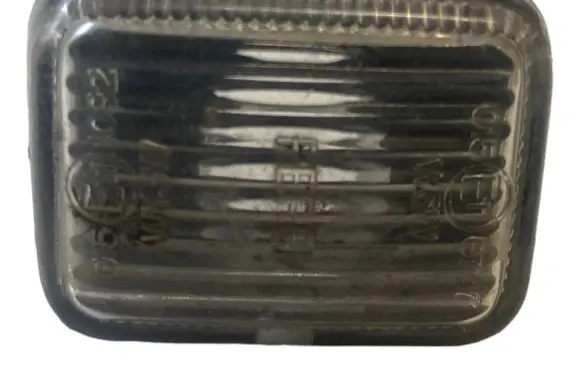 Land Rover Discovery Front fender indicator light E116747