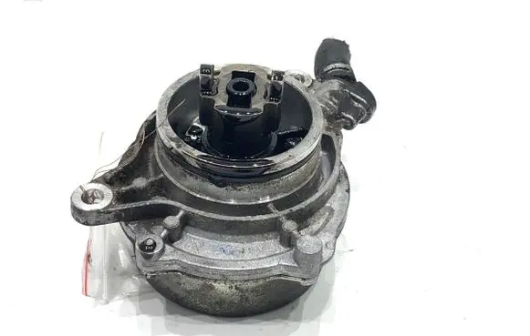 BMW 5 E60 E61 Vacuum pump 
