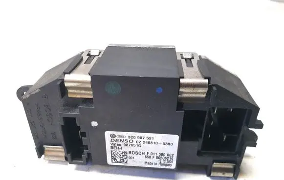 Volkswagen PASSAT B6 Heater blower motor/fan resistor 3C0907521