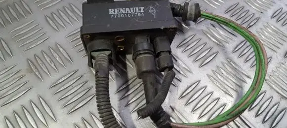 Glow plug pre-heat relay