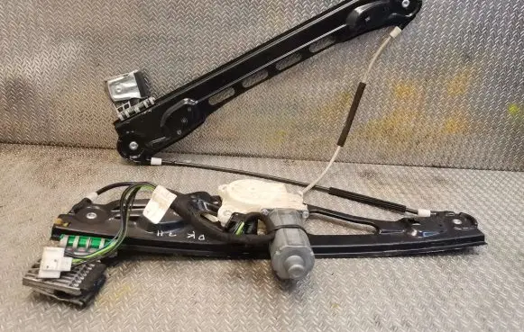 Mercedes-Benz E W211 Front door electric window regulator 2117200146