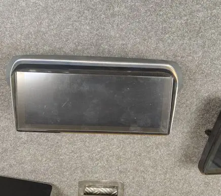 Peugeot 208 II Screen/display/small screen 9824619980