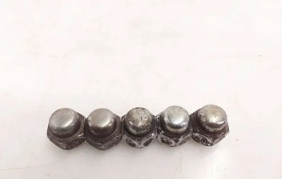 Nuts/bolts