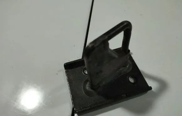 Opel Frontera B Rear door lock loop/hook striker 
