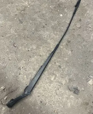Opel Zafira B Front wiper blade arm