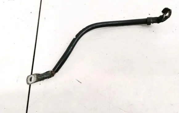Volkswagen Polo IV 9N3 Positive cable (battery)