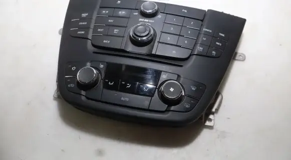 Head unit multimedia control