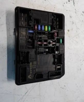 Renault Sandero I Fuse box set 284B65716R